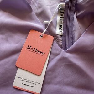Never Worn: JJ House Lilac Ruffle V-Neck A-line Chiffon Mini Dress (Size XL)